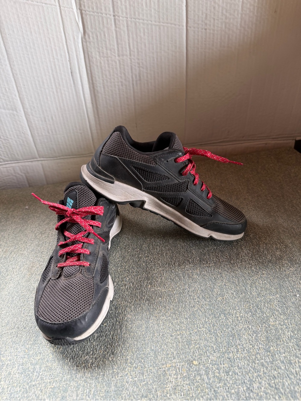 Columbia women’s Black Athletic Sneakers with pink Laces
